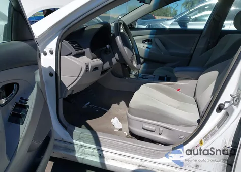 2007 Toyota Camry Le z USA, uszkodzony, nr VIN 4T1BE46K17U556648